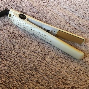 White rhinestone Chi straightener